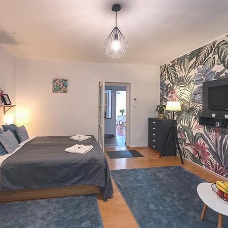 Peaceful Apartment Near Buda Castle And Chain Bridge Будапеща Екстериор снимка
