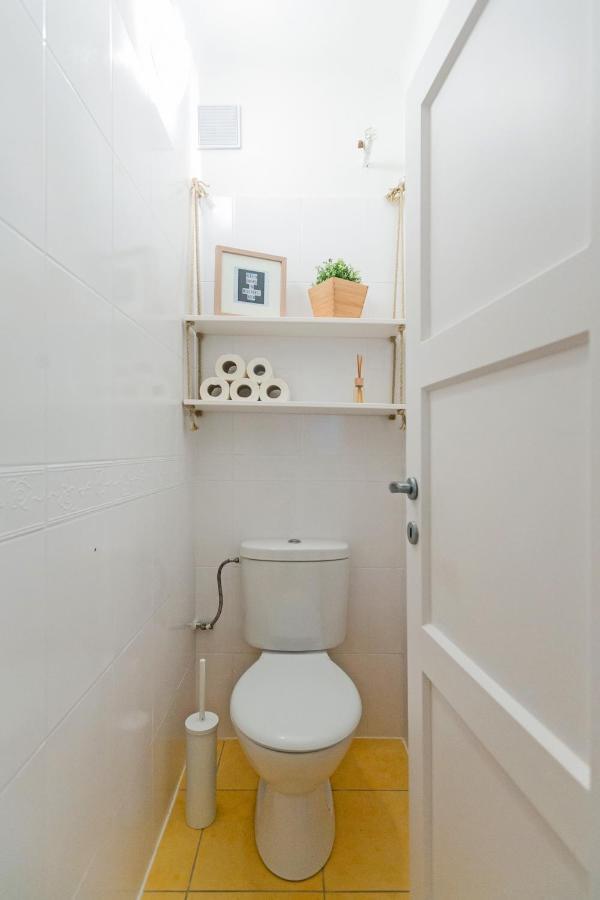 Peaceful Apartment Near Buda Castle And Chain Bridge Будапеща Екстериор снимка