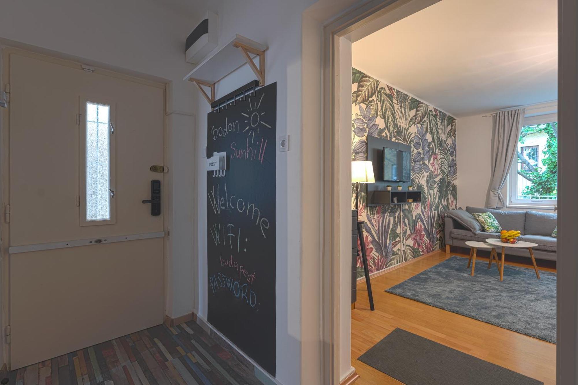Peaceful Apartment Near Buda Castle And Chain Bridge Будапеща Екстериор снимка